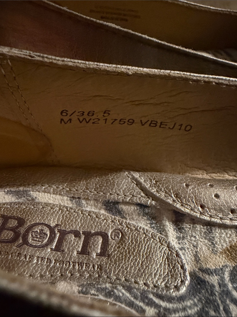 Born Leather Ballet Flats Gold Flower women’s size 6 - Picture 5 of 6